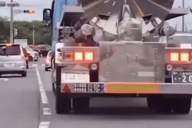 Giải pháp hữu hiệu để "trừng phạt" những xe đi sau mà bật đèn pha