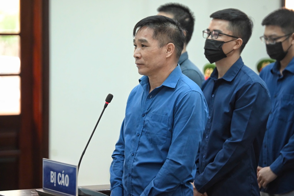 Giang hồ Bình Kiểm khai mê súng từ nhỏ - 2 Giang hồ Bình Kiểm khai mê súng từ nhỏ - 2