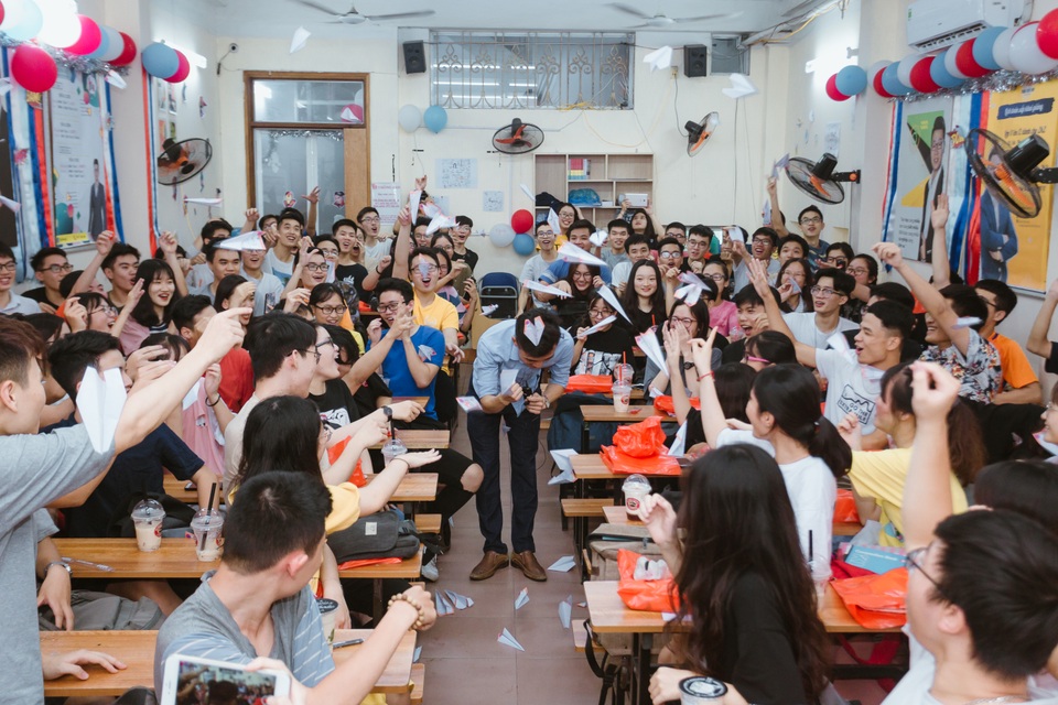 Thầy giáo 9X “bật mí” cách học online hiệu quả giữa mùa dịch Covid-19 - 2 Thầy giáo 9X “bật mí” cách học online hiệu quả giữa mùa dịch Covid-19 - 2