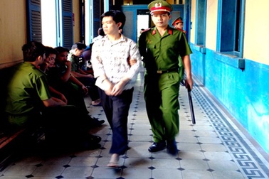 Cách ly vĩnh viễn khỏi xã hội kẻ chuyên hãm hiếp các bé gái 