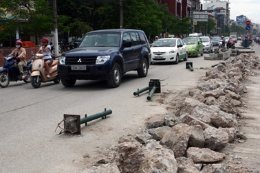 Hà Nội ngổn ngang và bụi bặm