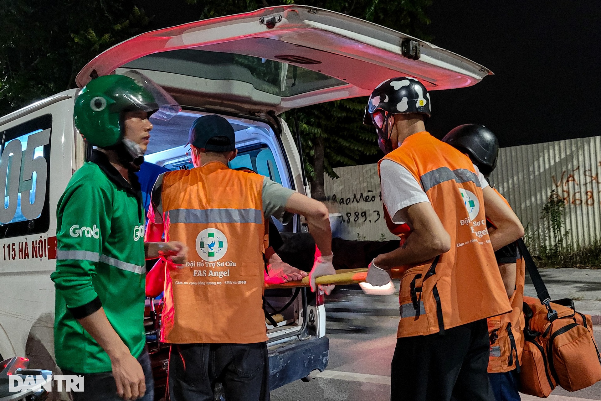 Những người hùng cứu 12 nạn nhân vụ cháy chung cư: 4 năm tuần đêm cứu người - 16 Những người hùng cứu 12 nạn nhân vụ cháy chung cư: 4 năm tuần đêm cứu người - 16