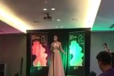 Liên Phương trình diễn My Heart Will Go On tại Miss Tourism Ambassador 2017