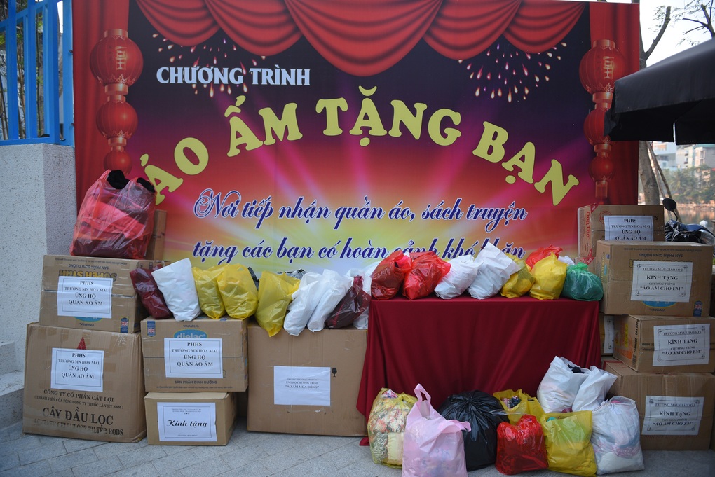 Tưng bừng phiên chợ Tết khu phố ẩm thực Đảo Ngọc - Ngũ Xã - 8 Tưng bừng phiên chợ Tết khu phố ẩm thực Đảo Ngọc - Ngũ Xã - 8
