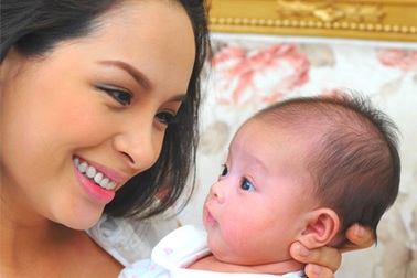 Chùm ảnh hai “thiên thần nhỏ” nhà Thuý Hạnh