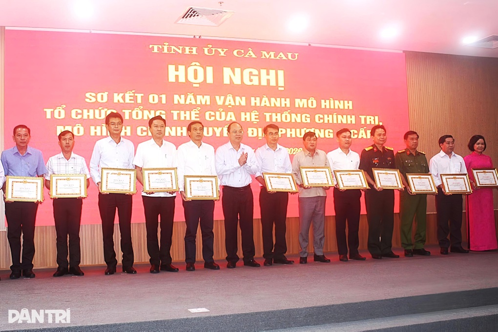 Chìa khóa vận hành chính quyền địa phương 2 cấp tại Cà Mau - 2