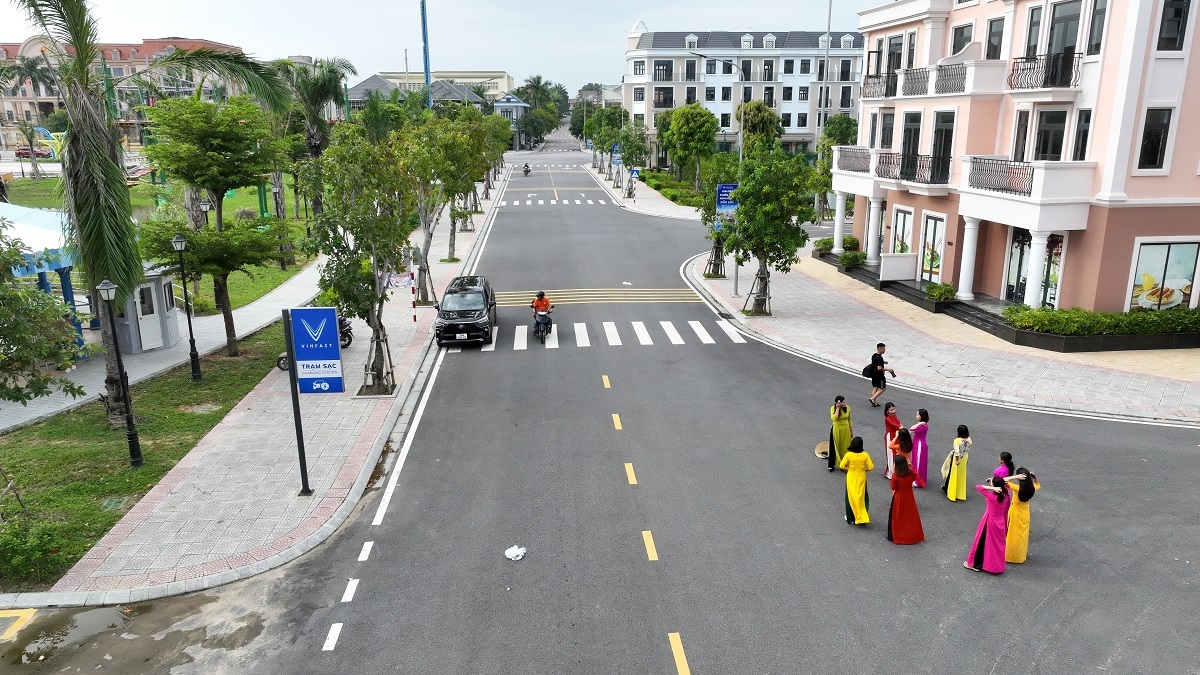 Vincom Shophouse Royal Park: En lysende dør for investorer i 2025 - 1 Vincom Shophouse Royal Park: Cửa sáng cho nhà đầu tư trong năm 2025 - 1