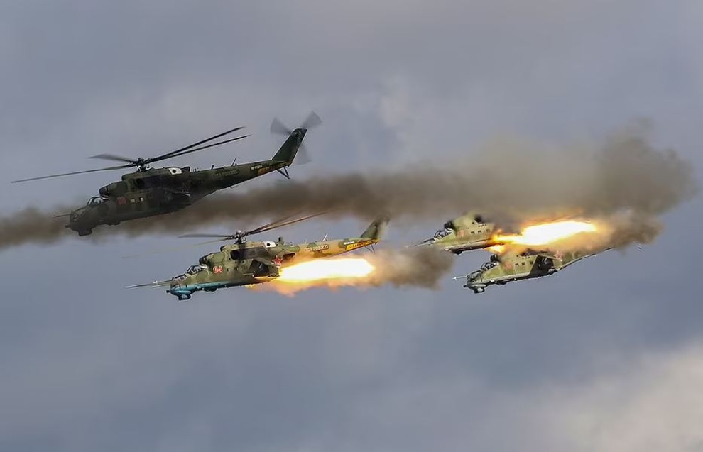 Dàn vũ khí Nga khạc lửa trong cuộc tập trận khiến NATO nóng mặt - 16 Dàn vũ khí Nga khạc lửa trong cuộc tập trận khiến NATO nóng mặt - 16