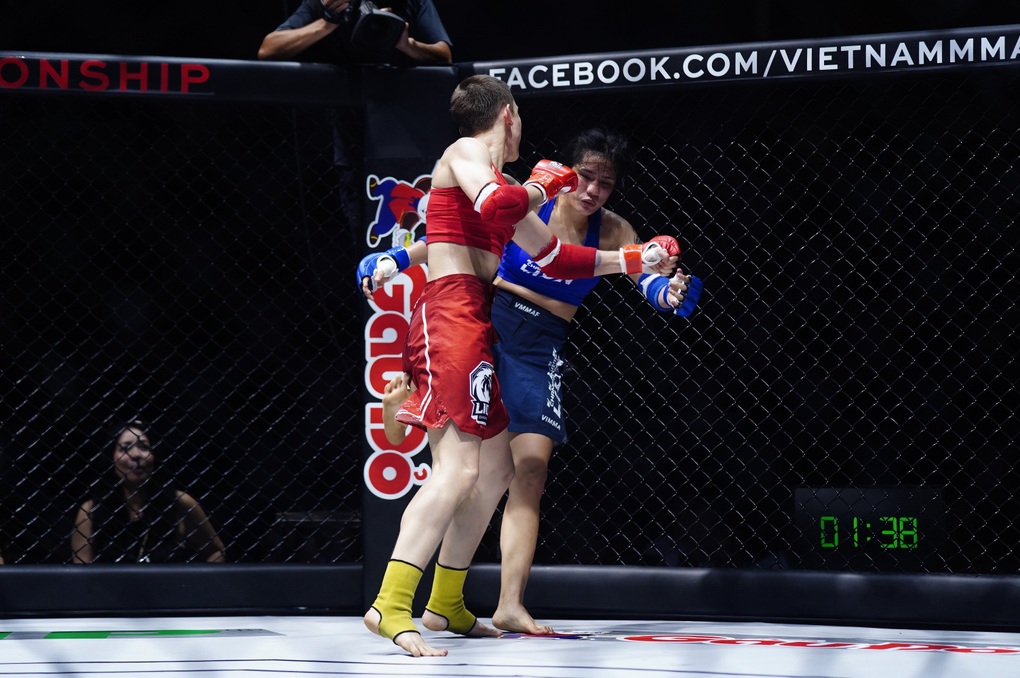 Á quân Wushu thế giới chiến thắng ấn tượng tại giải MMA Championship - 4 Á quân Wushu thế giới chiến thắng ấn tượng tại giải MMA Championship - 4