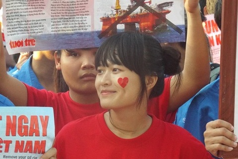 Chùm ảnh: SV Nha Trang mít tinh phản đối Trung Quốc đặt giàn khoan trái phép