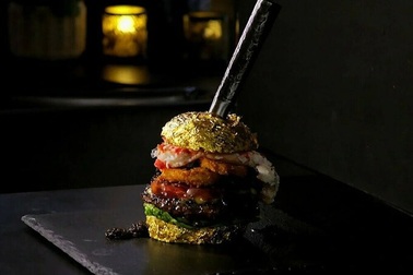 Có gì bên trong chiếc bánh burger đắt nhất thế giới giá hơn 132 triệu đồng?