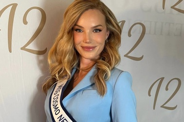 Mỹ nhân chuyển giới Hà Lan gây chú ý khi đến Việt Nam thi hoa hậu