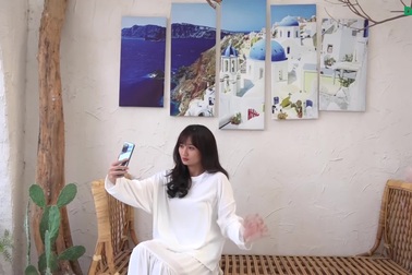 Quán cà phê toàn màu hồng khiến khách mê mẩn