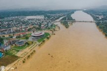 Thủy điện tiếp tục xả nước, Huế sẽ đón lũ lớn trong đêm