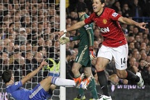 Các khoảnh khắc trong chiến thắng tranh cãi của MU trước Chelsea