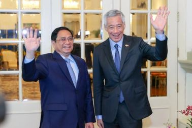 Thủ tướng Singapore Lý Hiển Long đến Hà Nội, bắt đầu chuyến thăm Việt Nam