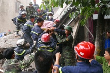 Sập nhà 4 tầng tại Hà Nội, 2 người tử vong