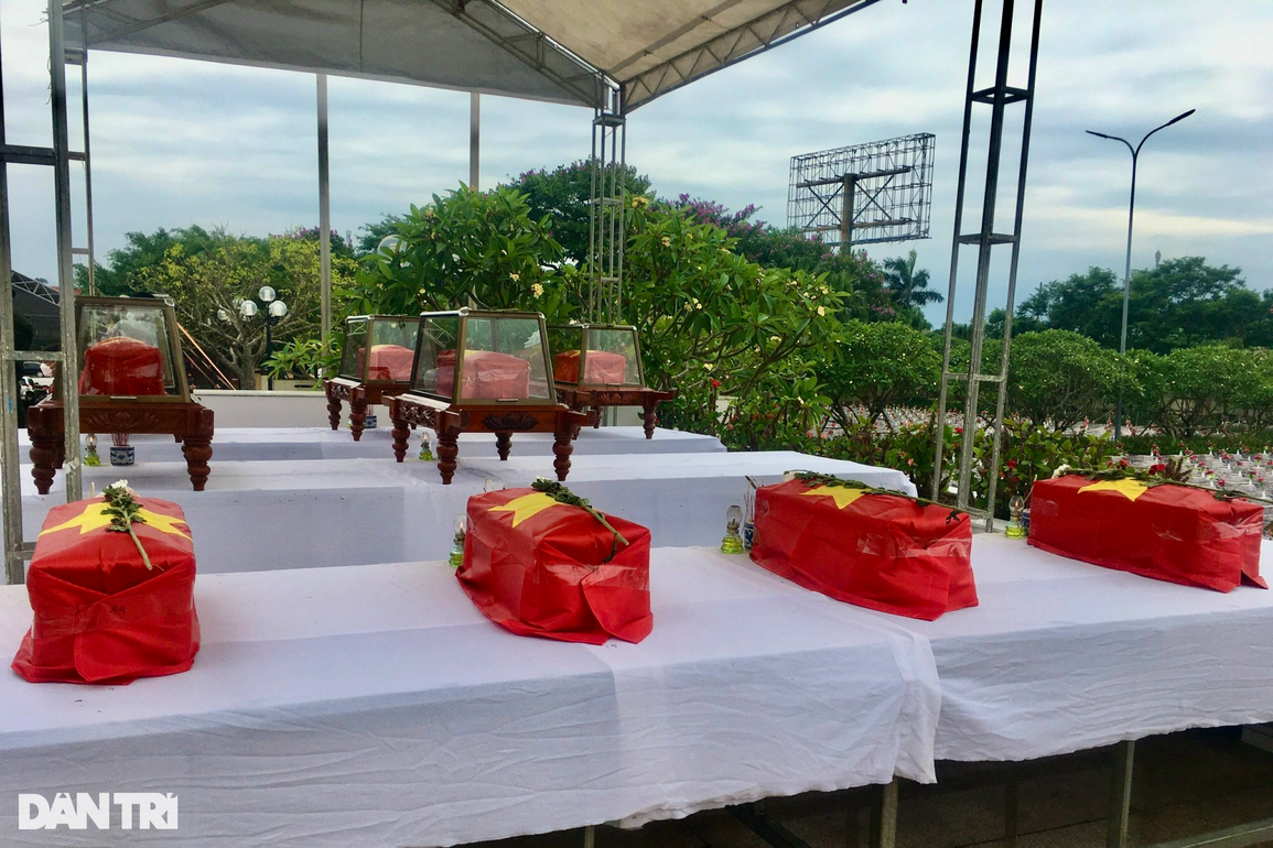 Tổ chức an táng 29 hài cốt liệt sĩ hy sinh tại Lào  - 4