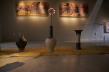 Lụa, giấy dó và gốm lấy cảm hứng sen trong triển lãm tại TPHCM