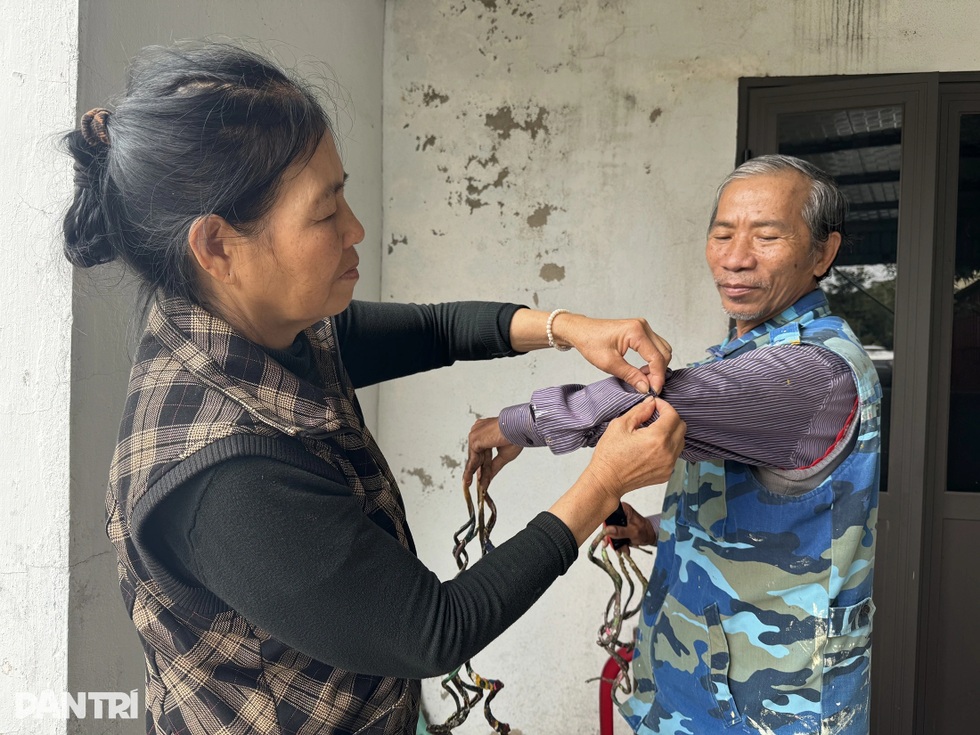Nhân vật của báo Dân trí nhận kỷ lục thế giới với bộ móng tay dài gần 6m - 3 Nhân vật của báo Dân trí nhận kỷ lục thế giới với bộ móng tay dài gần 6m - 3
