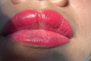 Nhiều chị em "môi cá trê" vì xăm môi giá rẻ đón Tết