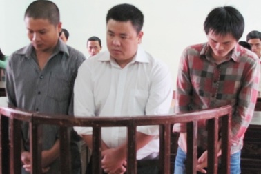 3 đối tượng làm hơn 1.000 bằng giả lĩnh án tù