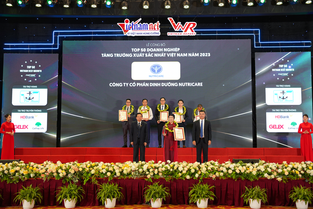 Nutricare vào top 50 Doanh nghiệp tăng trưởng xuất sắc nhất Việt Nam 2023 - 1 Nutricare vào top 50 Doanh nghiệp tăng trưởng xuất sắc nhất Việt Nam 2023 - 1