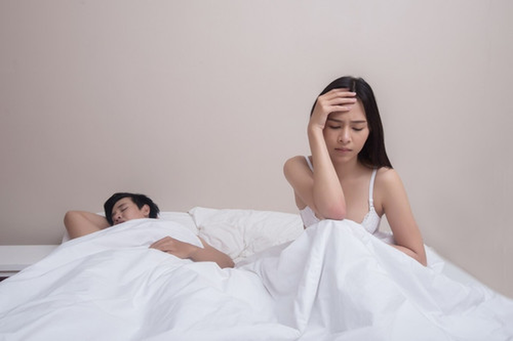 Chồng lảng tránh vợ đêm tân hôn, tôi sửng sốt khi biết một bí mật - 1 Chồng lảng tránh vợ đêm tân hôn, tôi sửng sốt khi biết một bí mật - 1