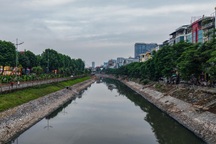 Hiện trạng sông Tô Lịch trước ngày được "hồi sinh"