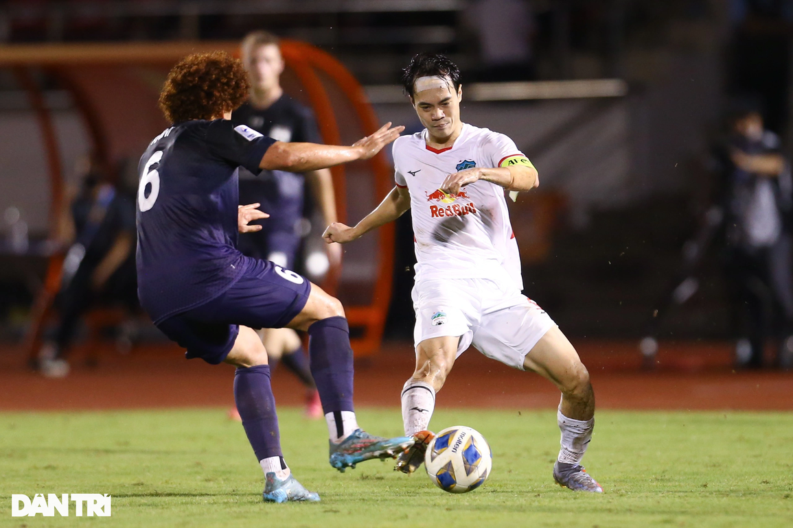 HLV Kiatisuk: Tôi tự hào với thành tích của HA Gia Lai - 3