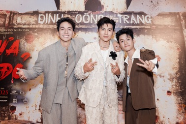 Dàn diễn viên kể chuyện giảm cân, vượt qua nỗi sợ khi đóng phim "Mưa đỏ"