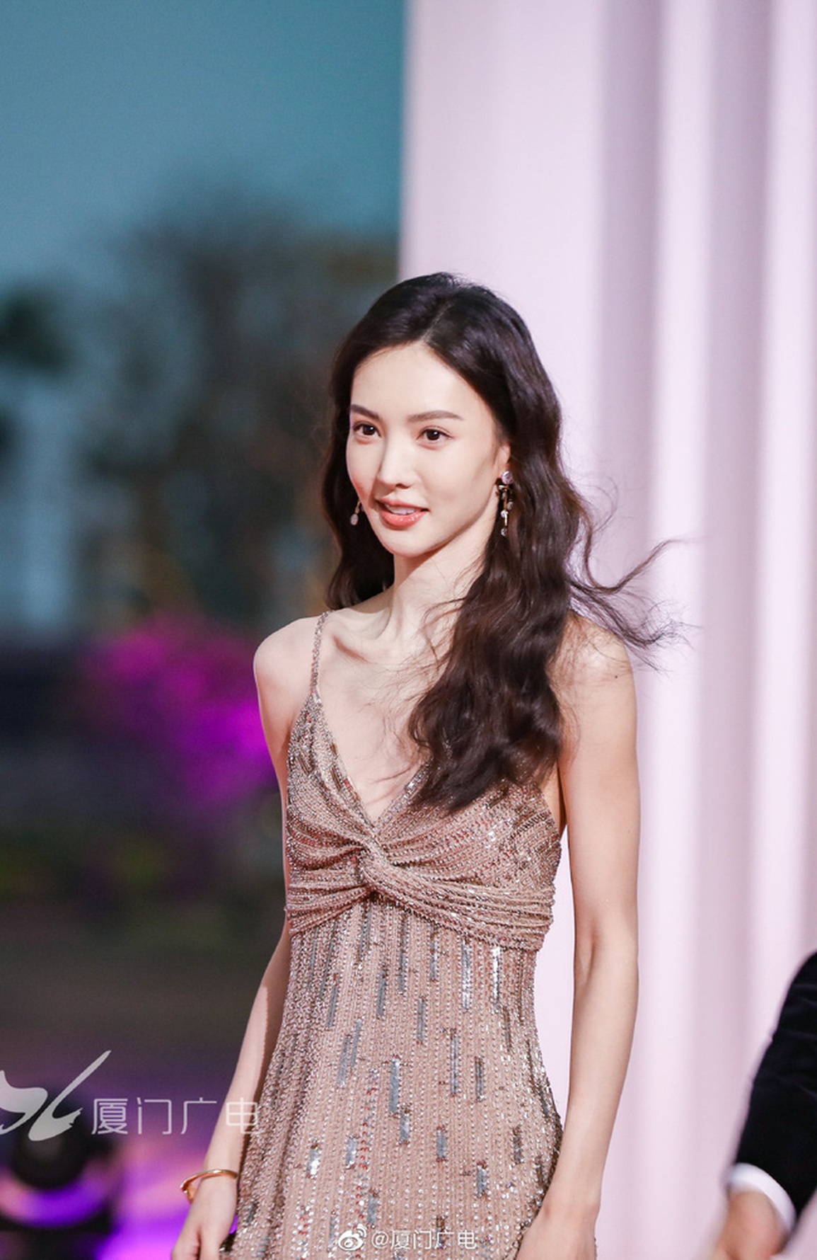 Đạo diễn Trương Nghệ Mưu thắng lớn tại lễ trao giải Kim Kê 2021 - 13