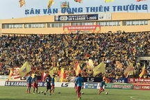 Báo Thái Lan bình luận chuyện các đội bóng muốn hủy V-League