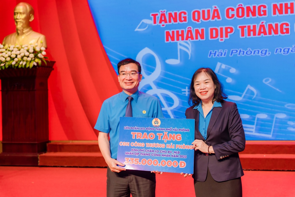 25 tiết mục văn nghệ đặc sắc của công nhân lao động mừng sinh nhật Bác - 3 25 tiết mục văn nghệ đặc sắc của công nhân lao động mừng sinh nhật Bác - 3