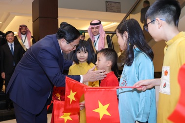 Thủ tướng mong người Việt xa xứ tìm đến nơi bình an, không có chiến tranh