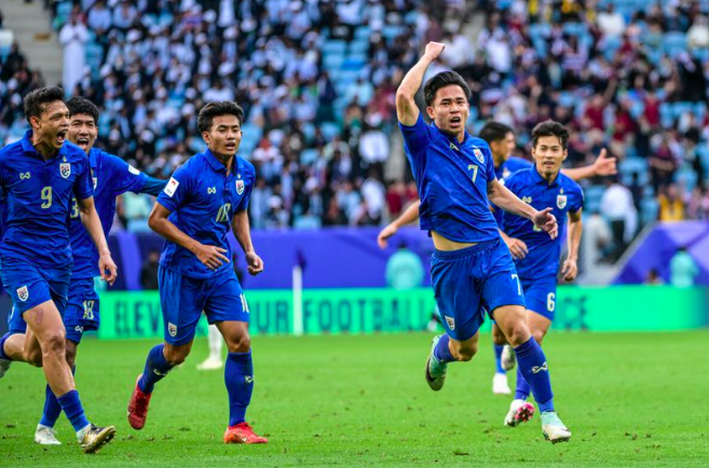 Thua Uzbekistan, đội tuyển Thái Lan mất số tiền thưởng lớn - 2 Thua Uzbekistan, đội tuyển Thái Lan mất số tiền thưởng lớn - 2