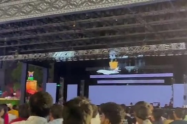 CEO tử vong khi tham gia tiết mục văn nghệ, phim trường bị điều tra