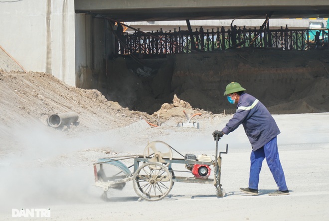 Hà Nội: Gấp rút hoàn thiện nút giao hơn 400 tỷ đồng trước tết dương lịch - 9 Hà Nội: Gấp rút hoàn thiện nút giao hơn 400 tỷ đồng trước tết dương lịch - 9