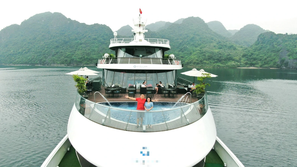 Vợ chồng TPHCM chi 8 triệu đồng/đêm trên du thuyền sang chảnh ở Hạ Long - 1 Vợ chồng TPHCM chi 8 triệu đồng/đêm trên du thuyền sang chảnh ở Hạ Long - 1
