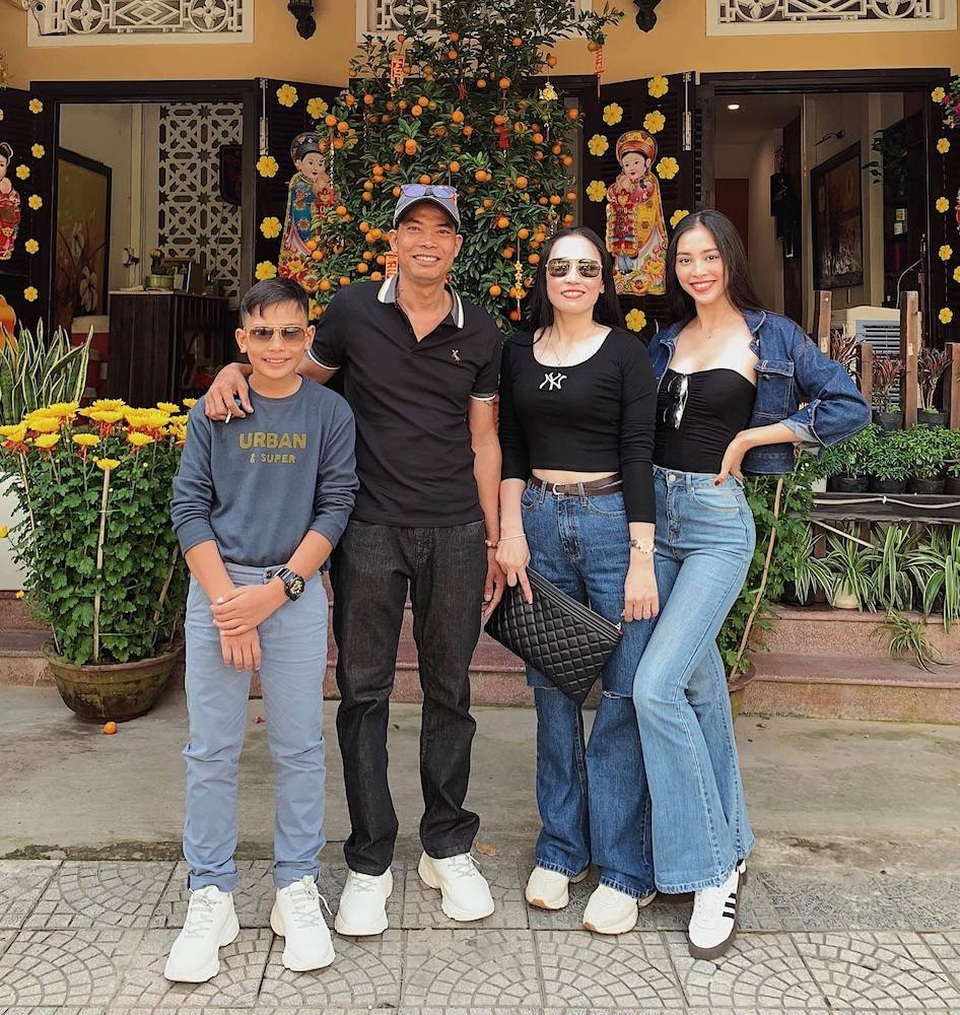 Sao Việt đi đâu, làm gì ngày đầu năm? - 18