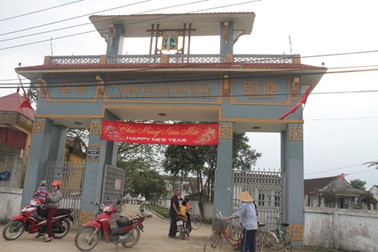 Cơ sở vật chất trường học và nỗi băn khoăn mang tên “tài trợ”