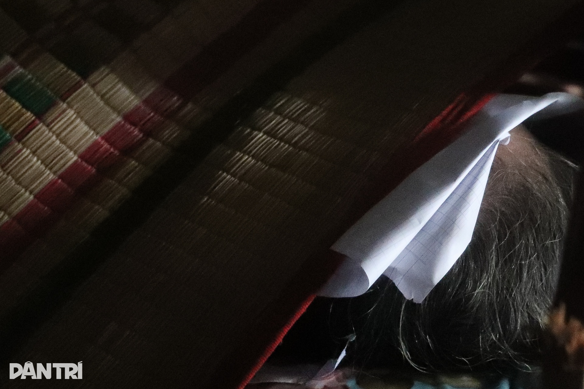 Những đám tang lạnh lẽo giữa vùng lũ chưa kịp rút ở Phú Yên - 5