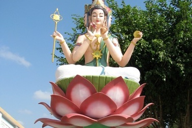 Khám phá ngôi chùa có tượng Phật Bà lớn nhất ĐBSCL