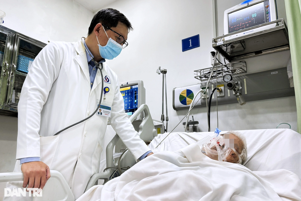 TPHCM: Bệnh viện kín giường can thiệp tim mùa Tết, bác sĩ cấp cứu xuyên đêm - 3 TPHCM: Bệnh viện kín giường can thiệp tim mùa Tết, bác sĩ cấp cứu xuyên đêm - 3