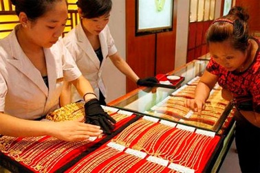 Giá vàng tiếp tục giảm sâu