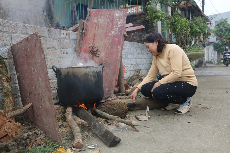 Mổ lợn gói bánh chưng đón Tết ở Đồng Tâm - 9 Mổ lợn gói bánh chưng đón Tết ở Đồng Tâm - 9