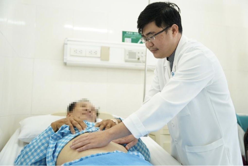 Đại tiện ra máu đỏ tươi, coi chừng tử vong vì căn bệnh tiêu hóa thường gặp - 2 Đại tiện ra máu đỏ tươi, coi chừng tử vong vì căn bệnh tiêu hóa thường gặp - 2