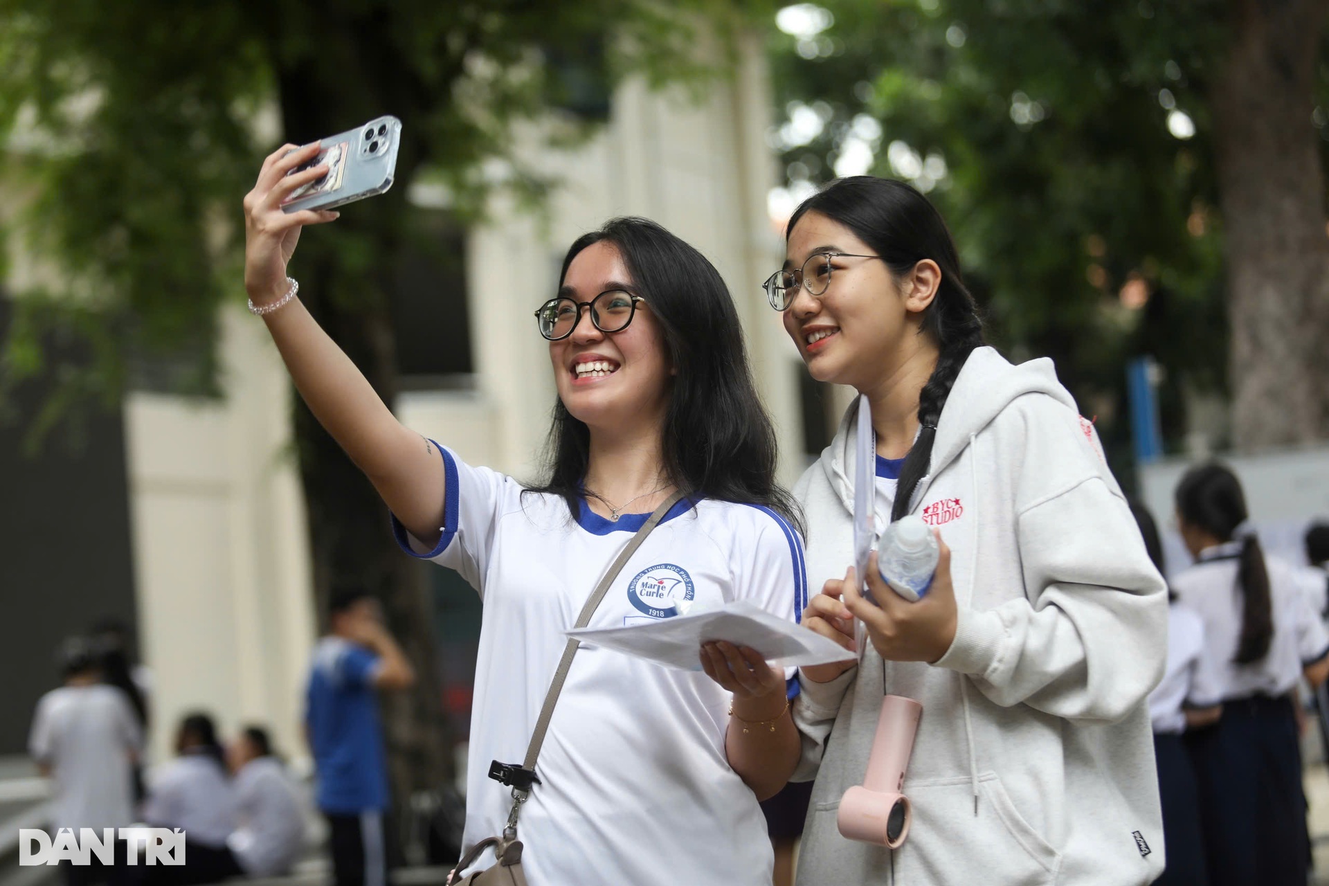 Thí sinh TPHCM rạng rỡ trong ngày làm thủ tục sự thi THPT - 11 Thí sinh TPHCM rạng rỡ trong ngày làm thủ tục sự thi THPT - 11