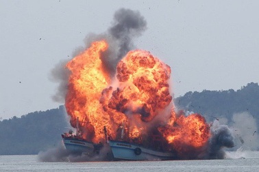 Indonesia tăng cường vũ khí thách thức tàu cá Trung Quốc trên Biển Đông