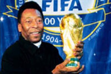 Pele lo ngại cho bóng đá Brazil 